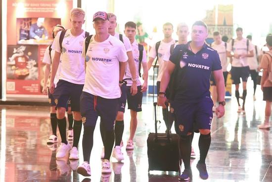 Tuyển Nga tới Hà Nội, háo hức đọ sức tuyển Việt Nam