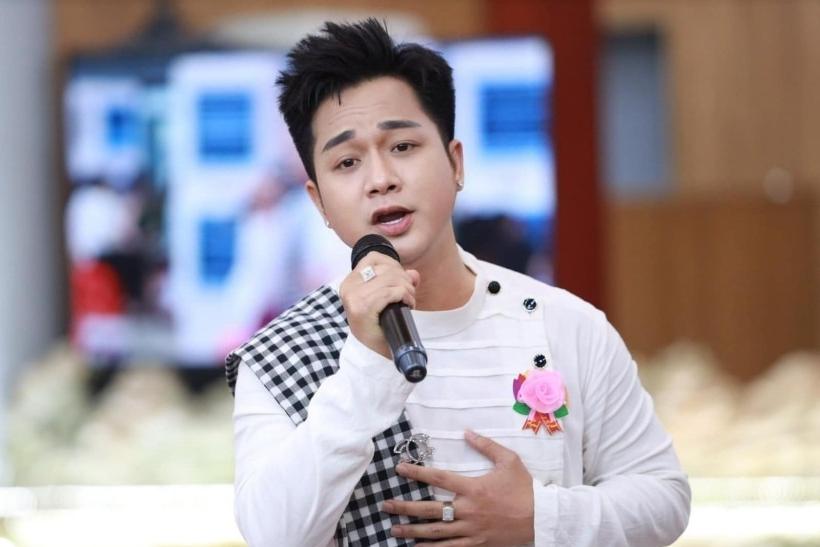 Nam ca sĩ Việt nổi tiếng mặc rách rưới hát ở trại giam: Tôi không chế giễu ai-4