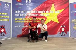 Lê Văn Công nhận thưởng nóng khi giành HCĐ Paralympic 2024