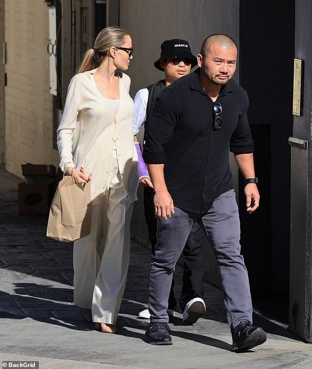 Pax Thiên xuất hiện sau tai nạn-1