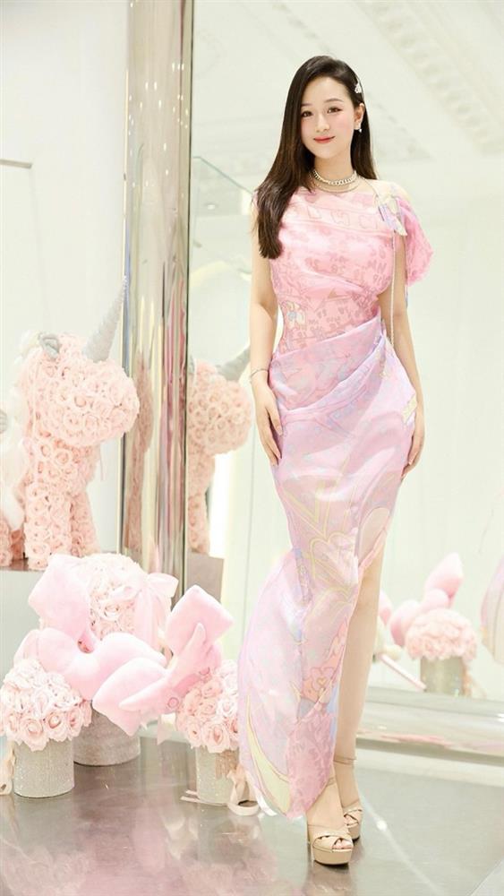 Cô giáo Hà thành nổi tiếng mùa khai giảng 2024 nhờ dung nhan xinh đẹp-5