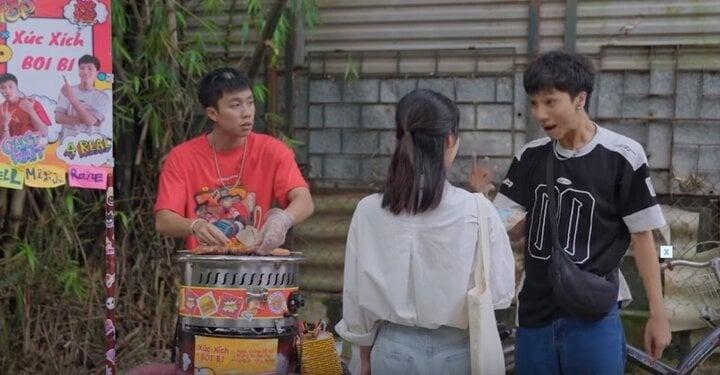 Đi giữa trời rực rỡ tập 28: Chải đụng mặt giang hồ khi đi bán hàng vỉa hè-1