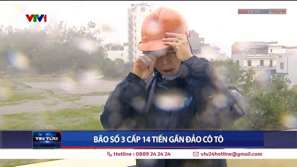 Nữ phóng viên VTV dũng cảm tác nghiệp giữa siêu bão Yagi là ai?-1