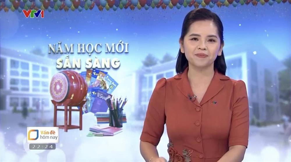 Nữ phóng viên VTV dũng cảm tác nghiệp giữa siêu bão Yagi là ai?-11