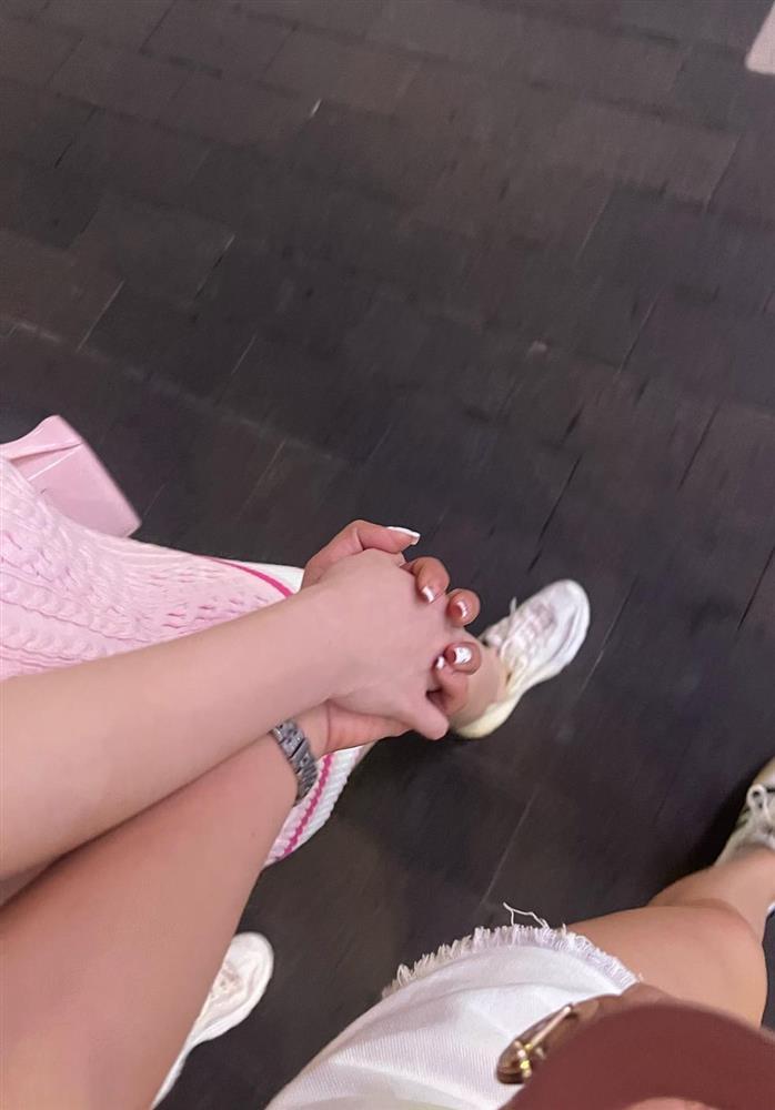 Á hậu Phương Nhi hiếm hoi lộ diện sau nửa năm ở ẩn, hoá ra vì nhân vật này-3