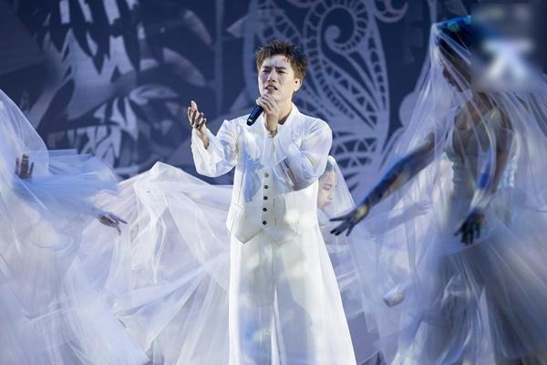 Anh trai Anh Tú mong cả thế giới nhẹ nhàng với LyLy, ngầm công khai hẹn hò-2