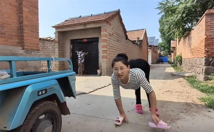 Bà mẹ 4 chân quyết cãi lời bác sỹ để sinh con, nhìn thành quả ai cũng bất ngờ-4