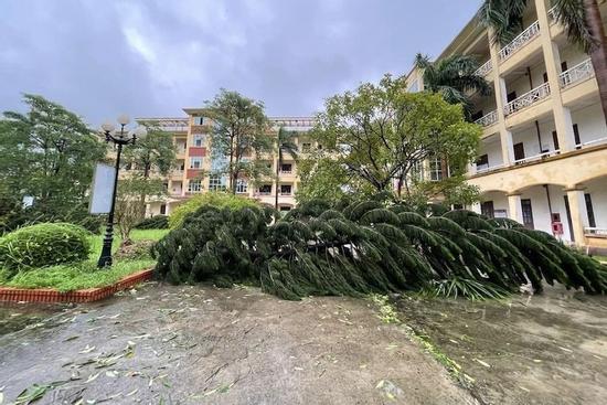 Hôm nay, học sinh 39 trường ở Hà Nội chưa thể đi học sau bão Yagi