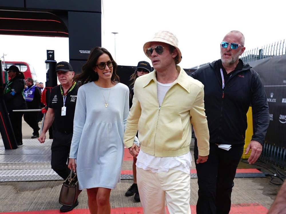 Ines de Ramon có gì khiến tài tử Brad Pitt yêu say đắm?