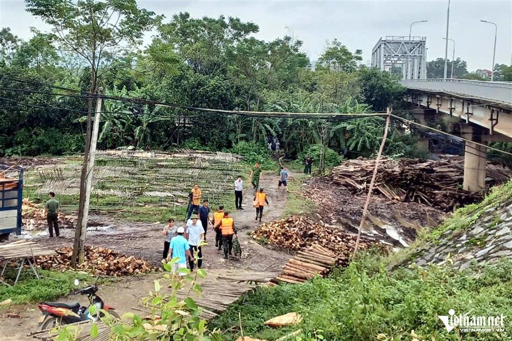 Hiện trường vụ sập cầu Phong Châu ở Phú Thọ