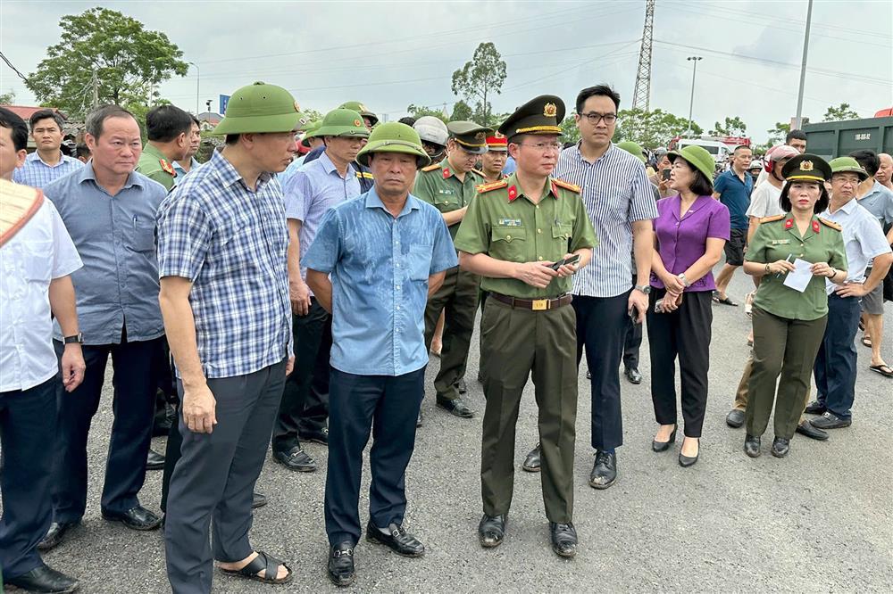 Hiện trường vụ sập cầu Phong Châu ở Phú Thọ