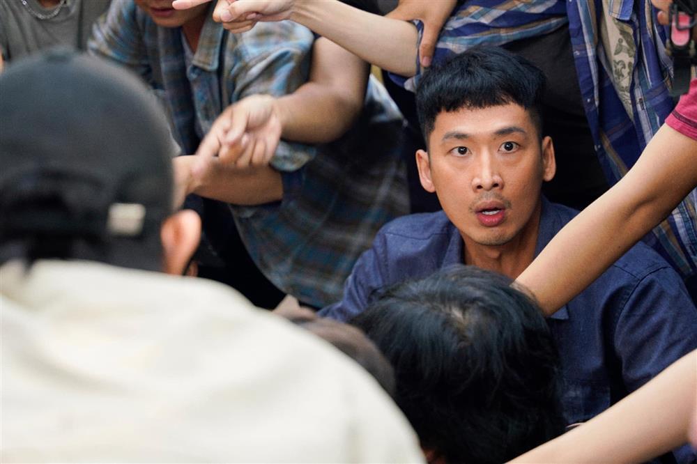 Phim của Hoài Linh, Tuấn Trần gần chạm mốc trăm tỷ, bỏ xa phim Quyền Linh-1