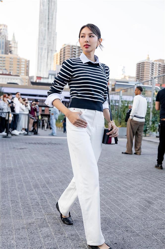 Thùy Tiên giản dị bất ngờ xuất hiện trên đường phố New York