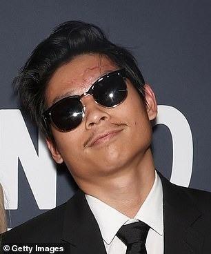 Pax Thiên đi sự kiện với Angelina Jolie, lộ sẹo lớn trên mặt-2