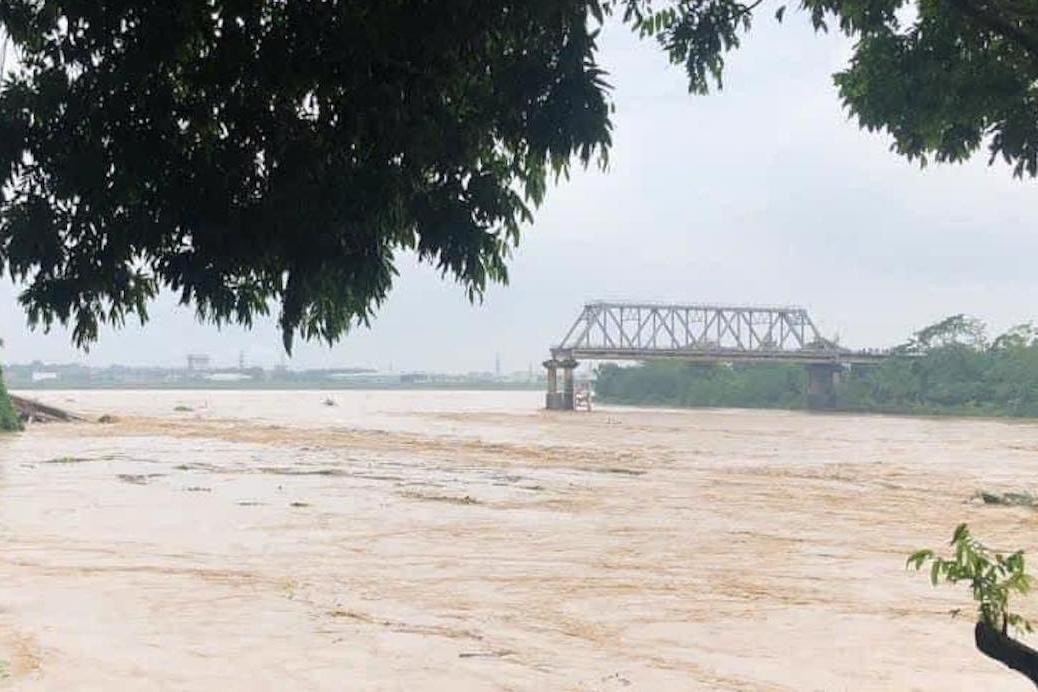 Quân đội điều 350 người, dựng lều dã chiến tìm kiếm nạn nhân sập cầu Phong Châu-3