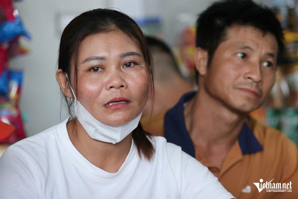 Nhói lòng cảnh ngóng tin bố mẹ, chồng, cháu mất liên lạc vụ sập cầu Phong Châu-1