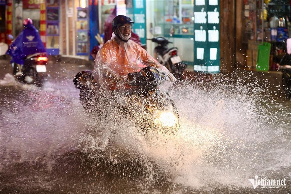 Dự báo thời tiết 10/9/2024: Hà Nội mưa to, lũ lụt nhiều nơi ở Bắc Bộ-1