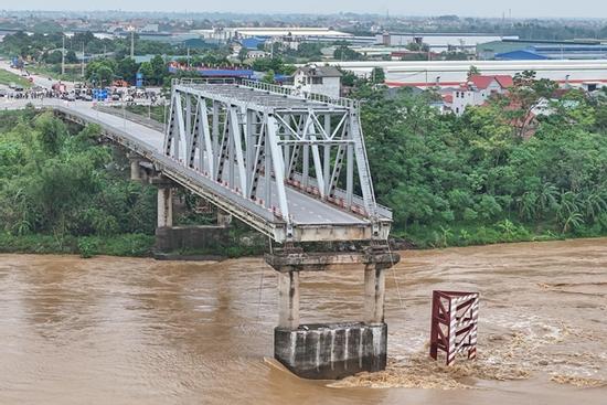 Toàn cảnh vụ sập cầu Phong Châu