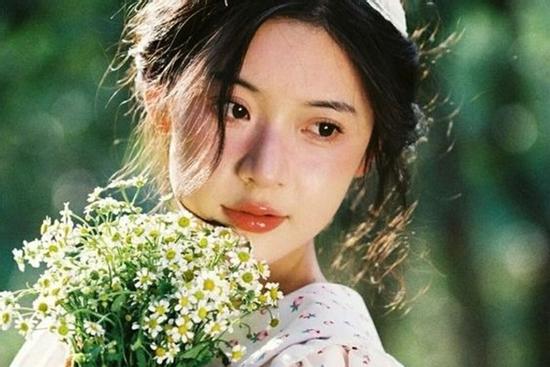 Đúng 12h trưa nay, thứ Ba 10/9/2024, 3 con giáp tài lộc rủng rỉnh, vàng đeo khắp người