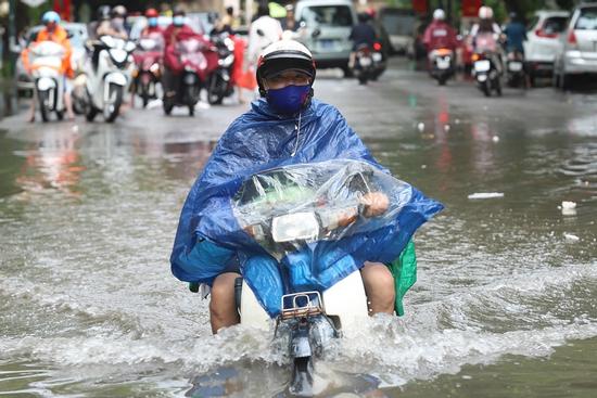 Cảnh báo hơn 75 tuyến phố ở Hà Nội có thể ngập trong 3 giờ tới