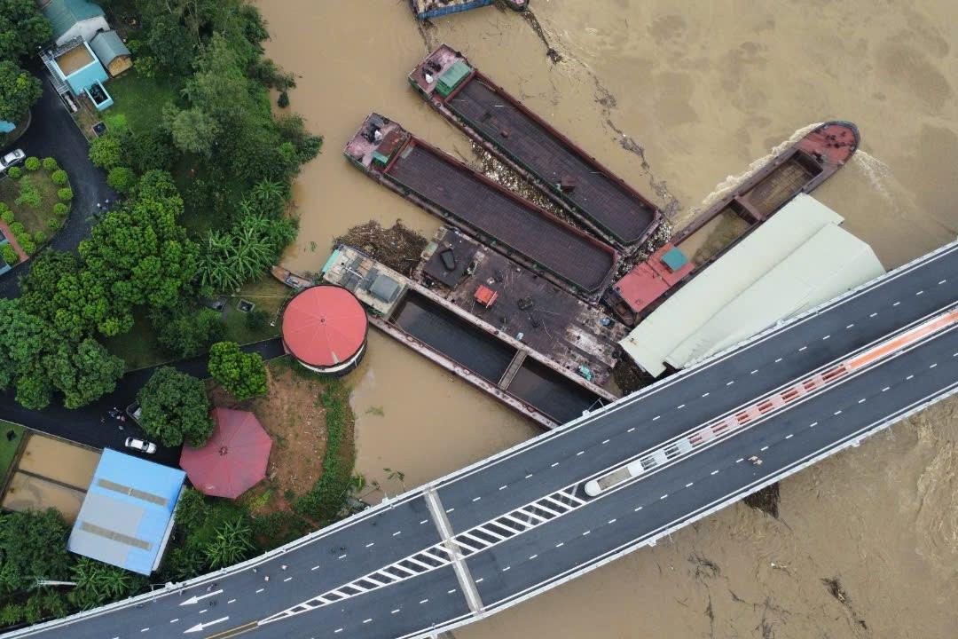 Lũ trên sông Hồng lên nhanh, Hà Nội tập trung ứng phó-2