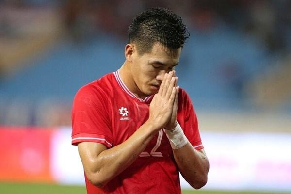 Xúc động những khoảnh khắc bộ đội, công an cứu dân trong bão lũ-9