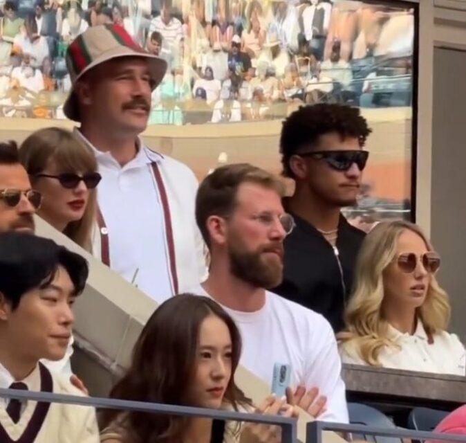 Taylor Swift ngồi sát rạt Krystal, bạn trai bỏ nữ ca sĩ qua tám với tài tử Kbiz tai tiếng giữa SVĐ?-1