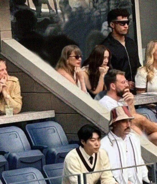 Taylor Swift ngồi sát rạt Krystal, bạn trai bỏ nữ ca sĩ qua tám với tài tử Kbiz tai tiếng giữa SVĐ?-3