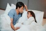 Mỗi lần vợ chồng gần gũi, vợ tôi lại lấy gối che mặt khi tôi thắc mắc rồi hóa đá với câu trả lời-2