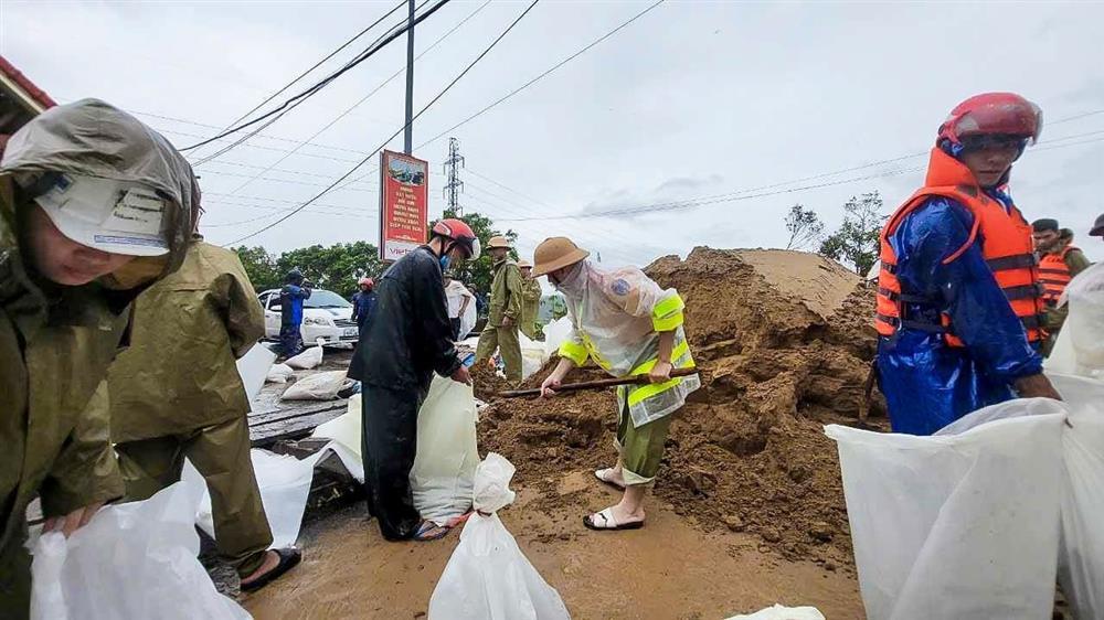 Nước sông trên báo động 3, Hải Dương căng mình hộ đê