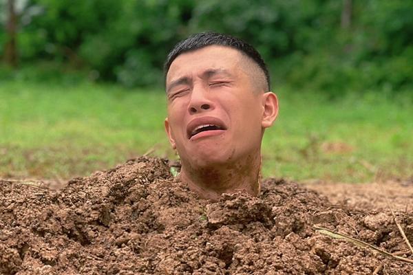 Nổi tiếng sau phim Trạm cứu hộ trái tim, diễn viên trẻ thoát cảnh ăn mì gói-5