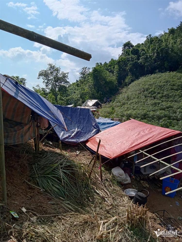 Vết nứt 20cm trên đồi và quyết định cân não cứu sống 115 người của trưởng bản 9X-2