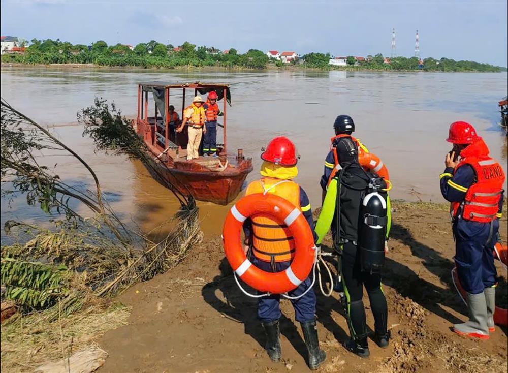 Diễn biến tìm kiếm mới nhất sau 5 ngày sập cầu Phong Châu-1