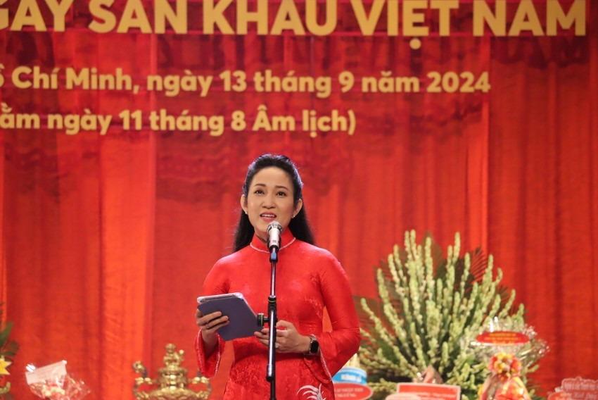 Anh trai say hi và nhiều nghệ sĩ TPHCM ủng hộ hơn 2 tỷ đồng cho đồng bào vùng lũ-1