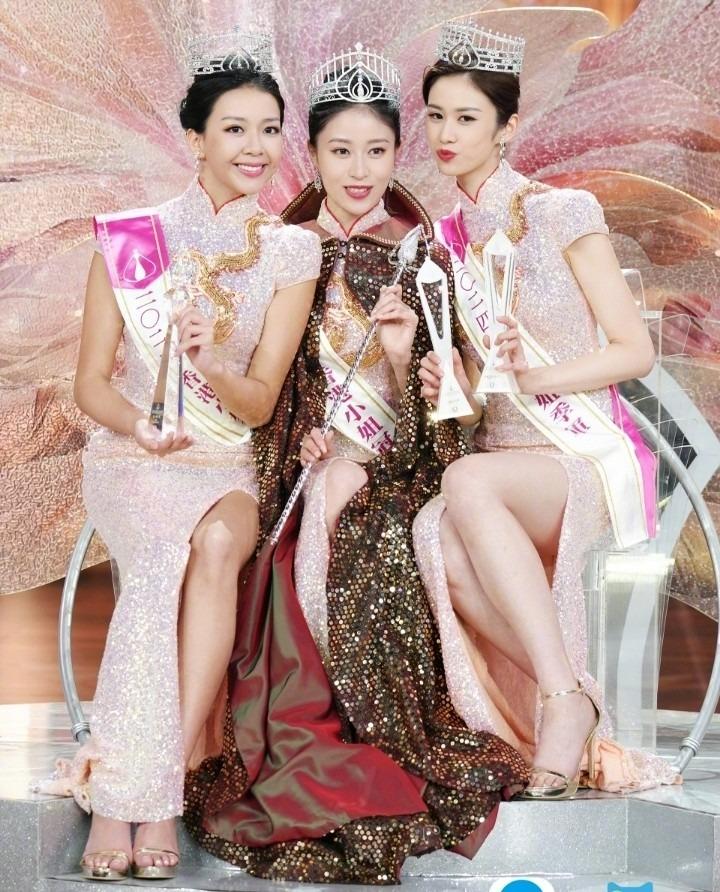Bản sao Lý Gia Hân đăng quang Hoa hậu Hong Kong 2024-15