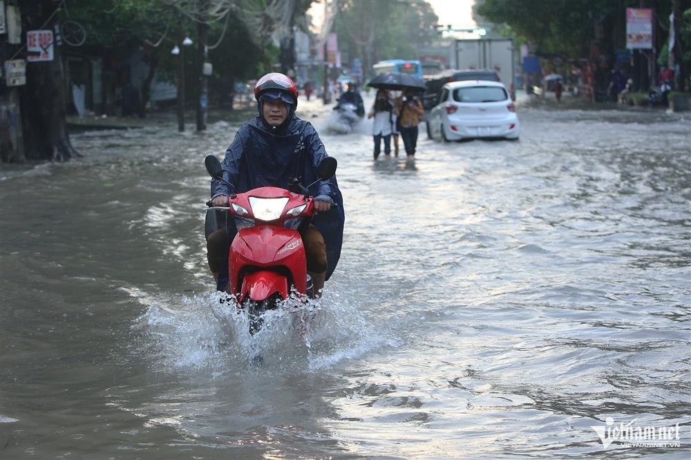 Dự báo thời tiết 17/9/2024: Bão số 4 sẽ hình thành trên Biển Đông, mưa to khắp 3 miền-1