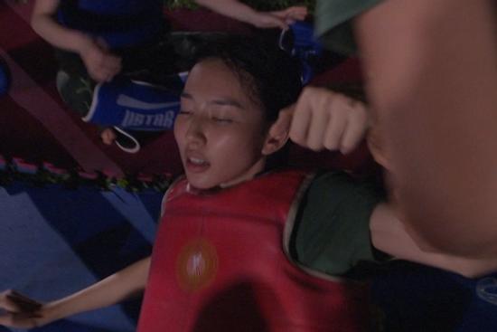 Hoa hậu Thùy Tiên ngất xỉu khi đấu boxing tại 'Sao nhập ngũ'