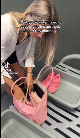 Trào lưu sống ảo với khay đựng đồ tại cổng an ninh sân bay: Vì sao không nên đu trend?-1