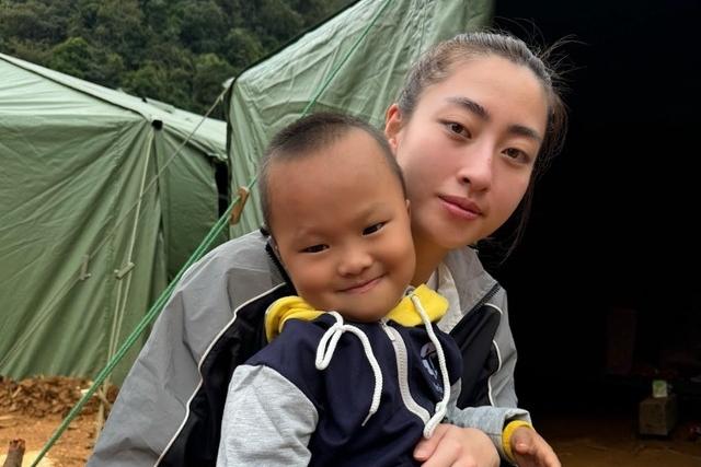 Vẻ đẹp tri thức của Hoa hậu Lương Thùy Linh ở tuổi 24-8