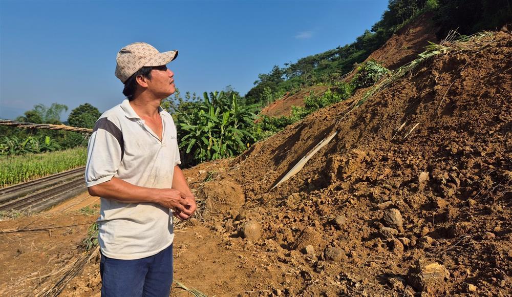 Nguy cơ tiếp tục sạt lở nuốt gọn nhà ga đường sắt ở Yên Bái-1