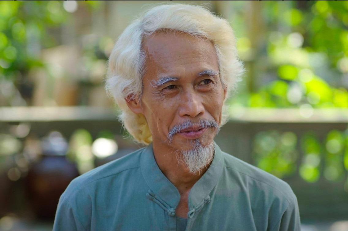 NSƯT Phú Đôn có gương mặt khắc khổ, lấy vợ trẻ đẹp kém 25 tuổi