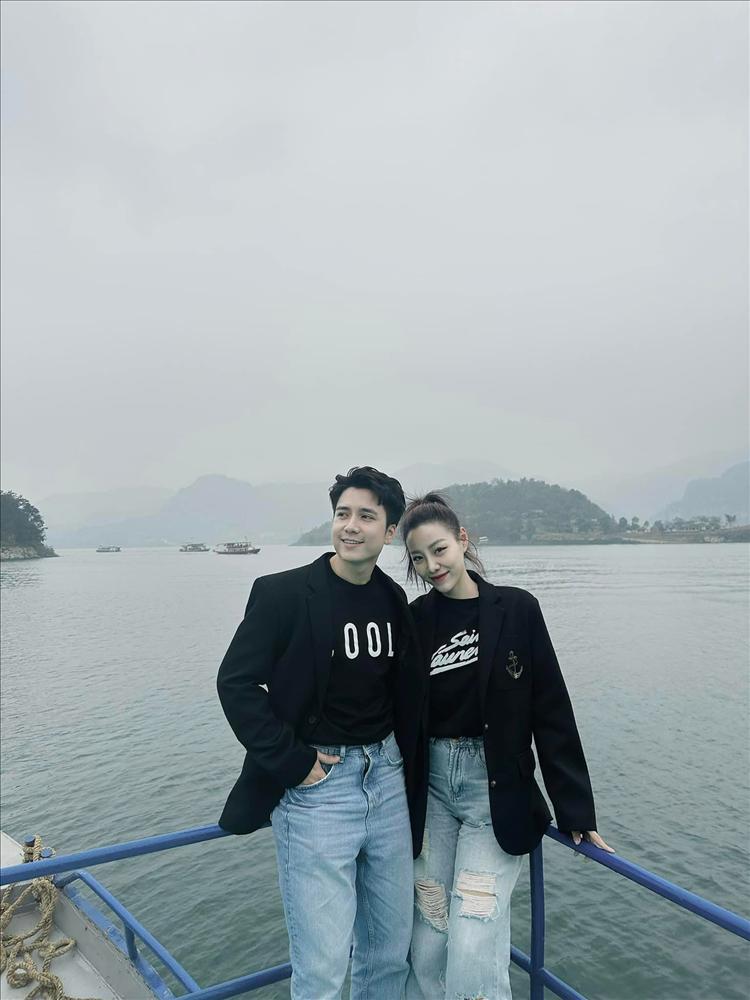 Vợ diễn viên Mạnh Quân body nóng bỏng, trình lên đồ không thua fashionista-2