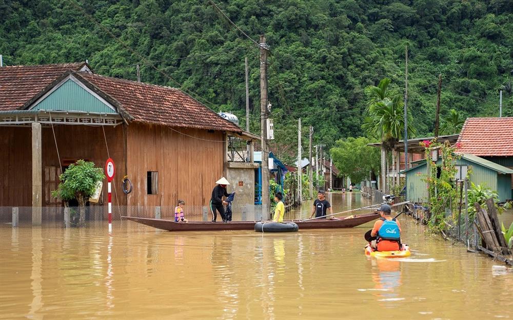 Bình yên những ngôi nhà phao giữa ngày nước dâng ở rốn lũ Tân Hoá-6