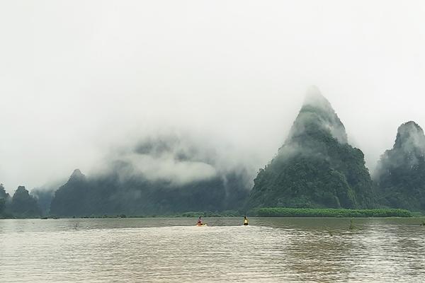 Ngắm ‘làng du lịch tốt nhất thế giới’ đẹp như tranh trong nước lũ-3