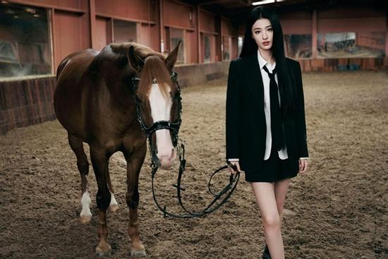 Cuối ngày hôm nay (23/9/2024), 3 con giáp vận trình hanh thông như 'cá chép hóa rồng', tài lộc bay bổng