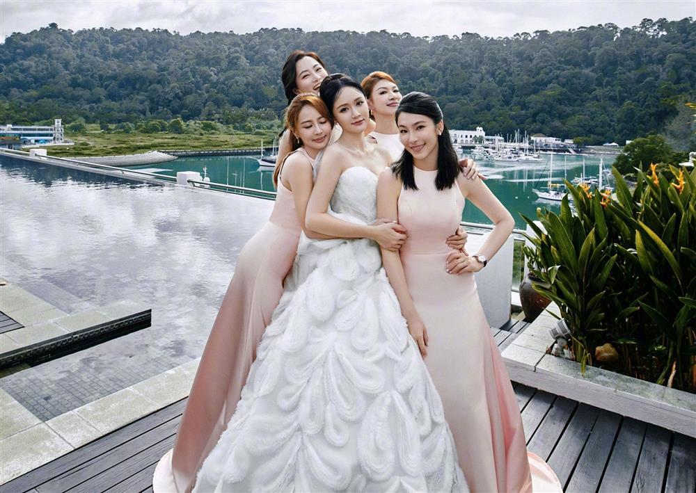 Trần Kiều Ân rạng ngời trong lễ cưới-6