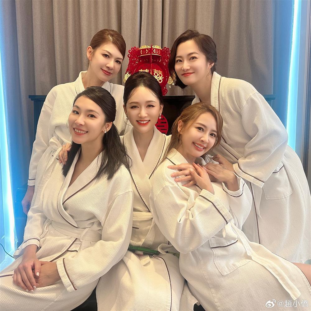 Trần Kiều Ân rạng ngời trong lễ cưới-8