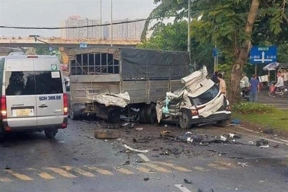 2 người tử vong trong vụ tai nạn liên hoàn ở cửa ngõ TPHCM-1