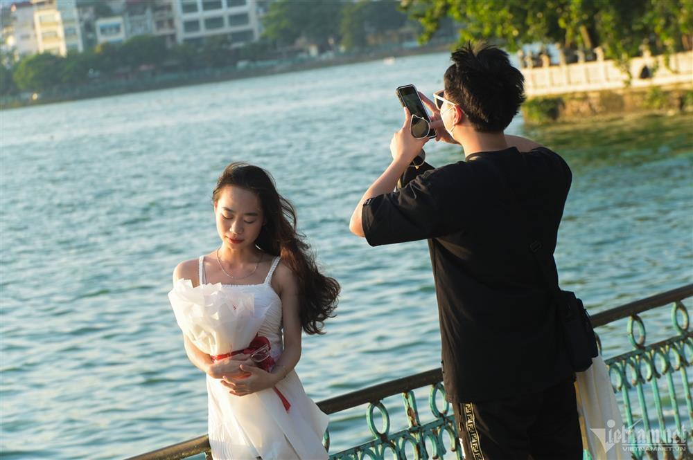 Thời tiết Hà Nội 3 ngày tới: Mưa rào se lạnh sáng đầu tuần, sau chuyển nắng thu-1