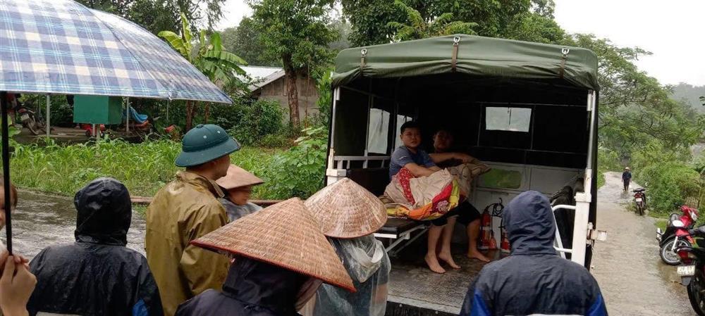 Phát hiện vết nứt dài trên đồi, TP Hòa Bình sơ tán 47 hộ dân-3